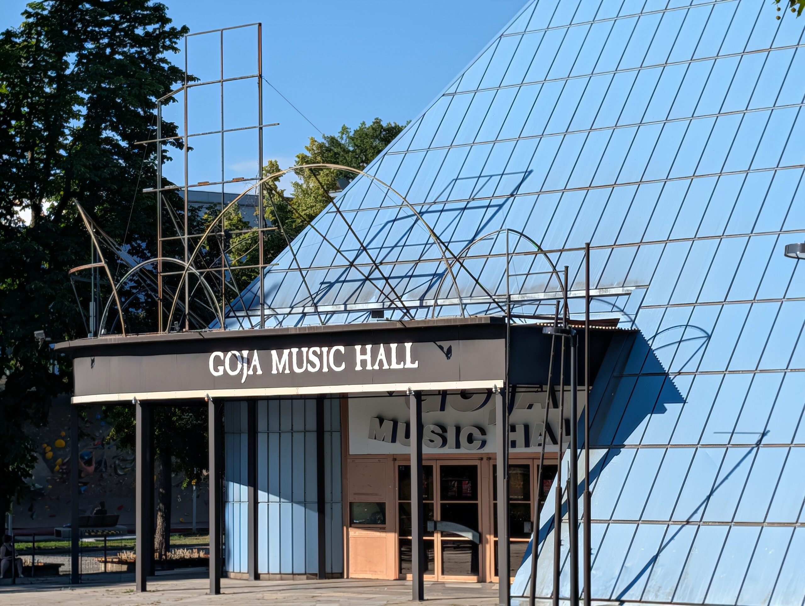Eingang der Goja Music Hall auf dem Prager Messegelände (Výstaviště Praha) in Prag.
